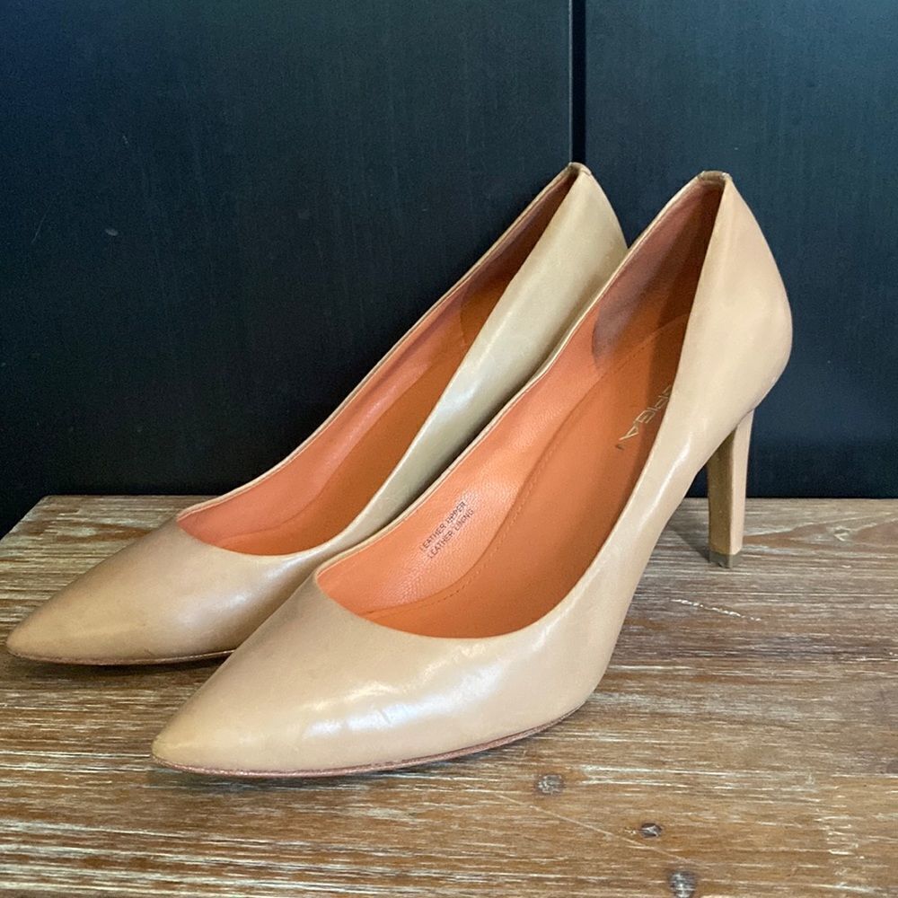Mia Spinga brown leather heels‎